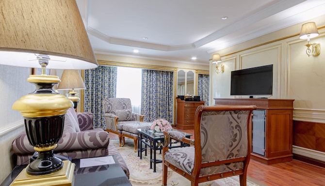 Golden Tulip Sovereign Hotel Bangkok - Grand Suite