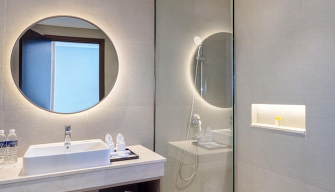 Golden Tulip Springhill Lampung - Guest room bath