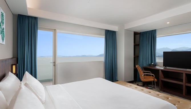 Golden Tulip Springhill Lampung - Guest room