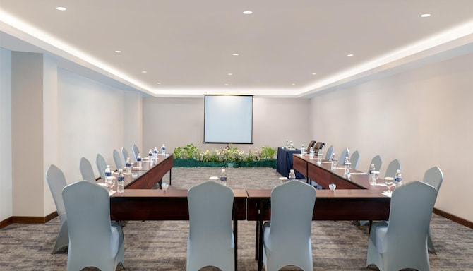 Lavender Meeting Room