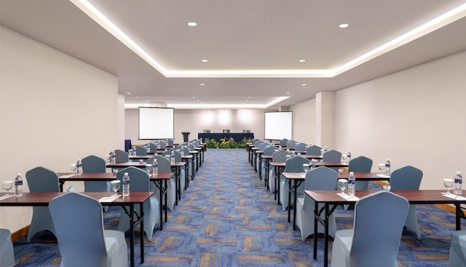 Magnolia Meeting Room