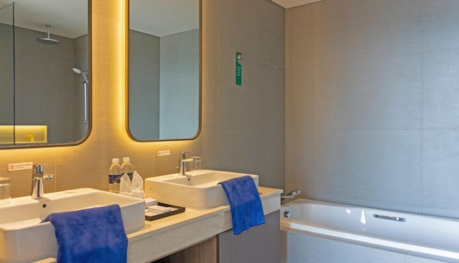 Golden Tulip Springhill Lampung