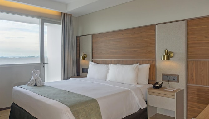 Golden Tulip Springhill Lampung