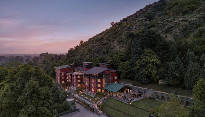 Golden Tulip Srinagar - Surrounding