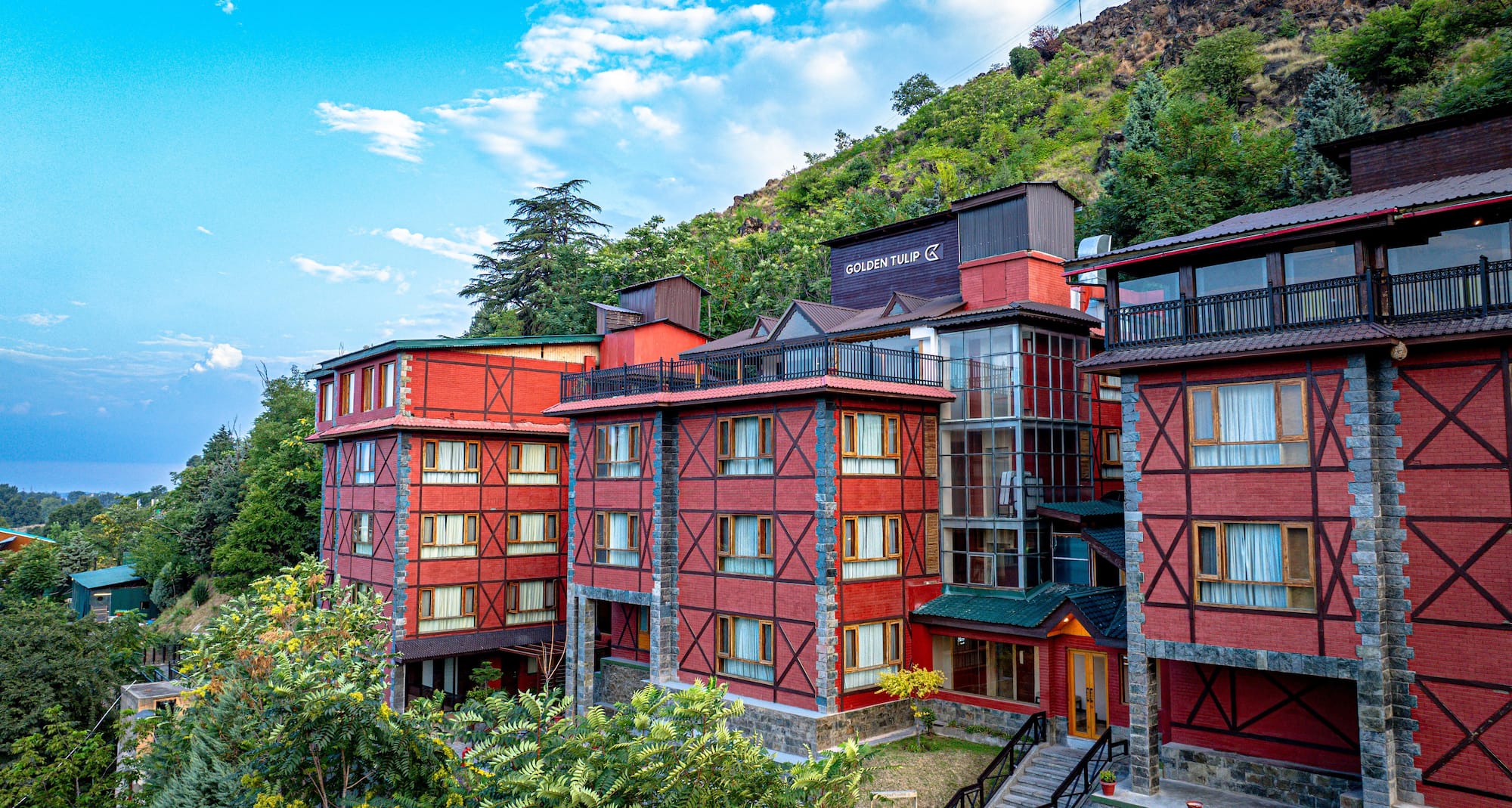 Golden Tulip Srinagar - Facade