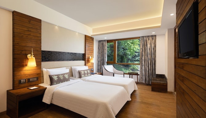 Golden Tulip Srinagar - Deluxe Room