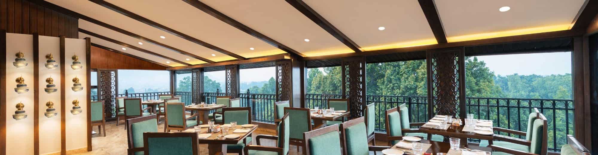 Golden Tulip Srinagar - Takhte-Suliaman Restaurant