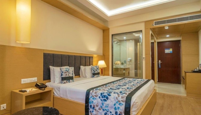 Golden Tulip Udaipur - Premium Double pool view