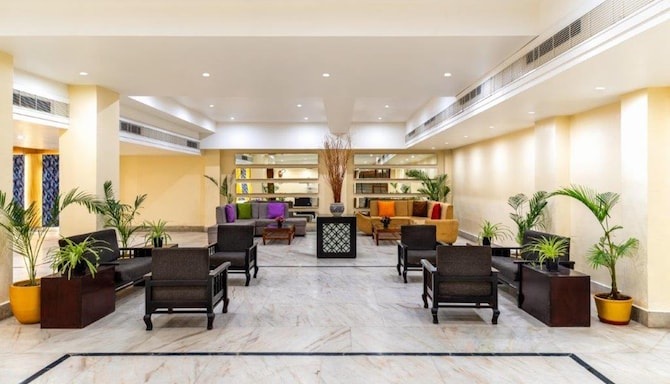 Lounge Lobby Level