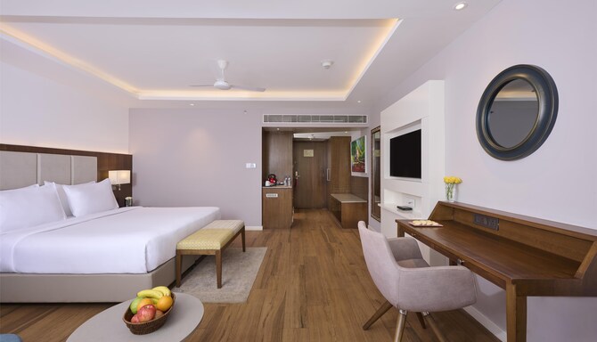 GOLDEN TULIP VAGATOR GOA - Deluxe Suite