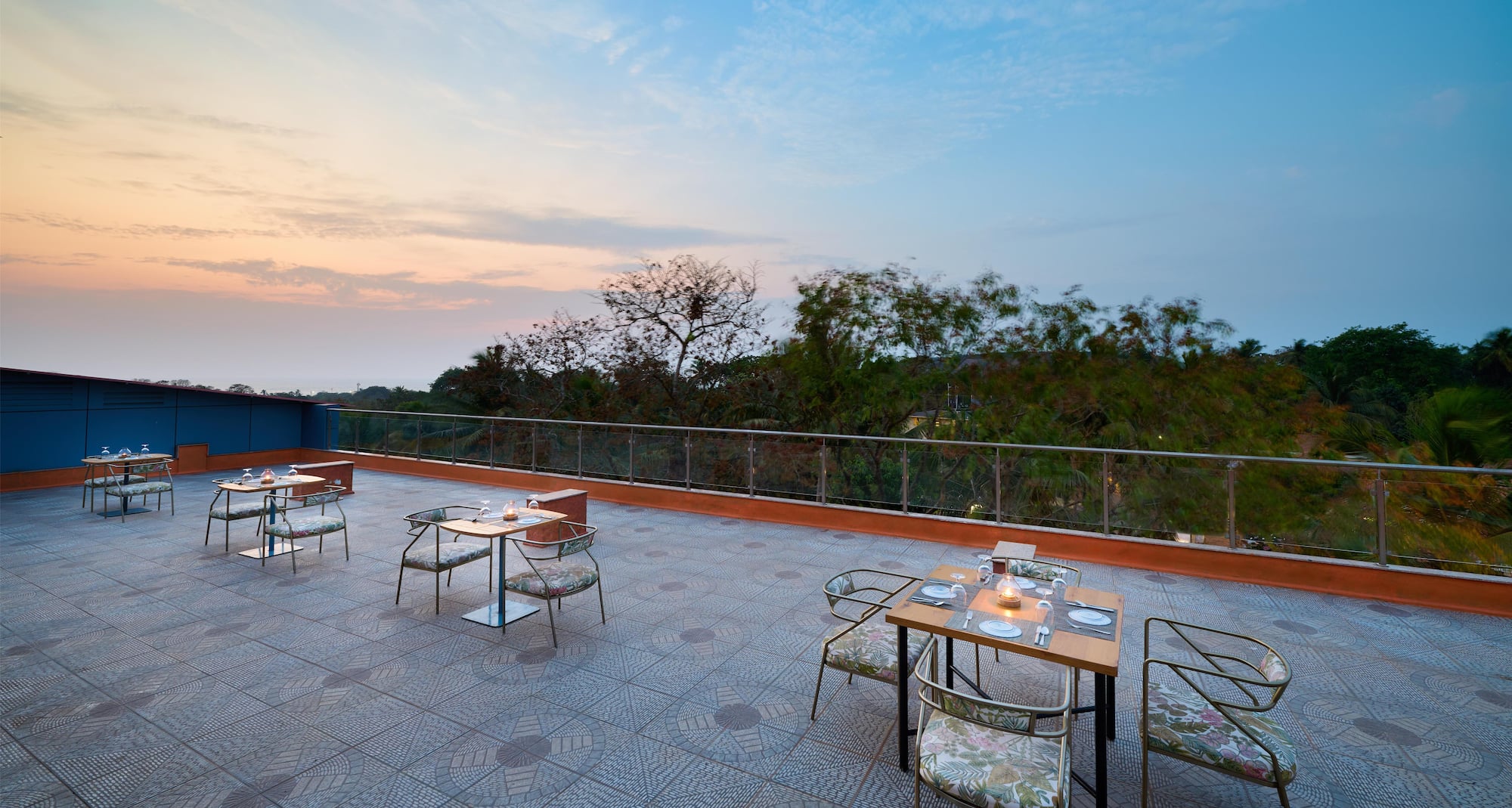 GOLDEN TULIP VAGATOR GOA - ROOFTOP