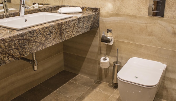 Golden Tulip Varna - Bathroom Standard Room