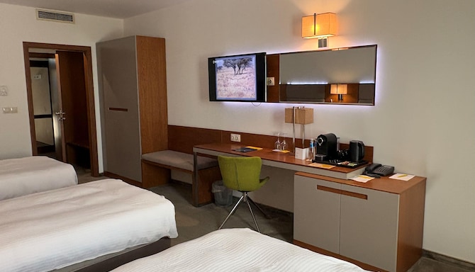 Golden Tulip Varna - TRL STD T x