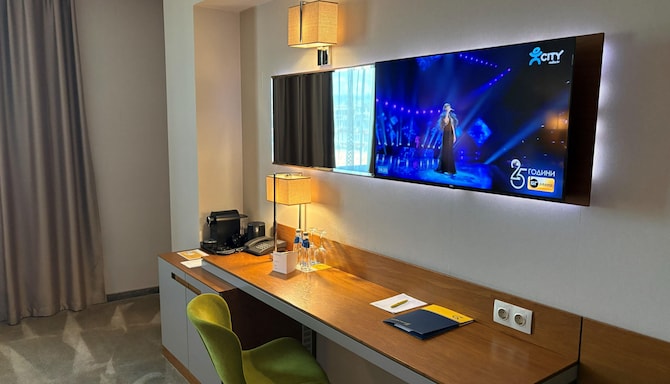 Golden Tulip Varna - STD T x