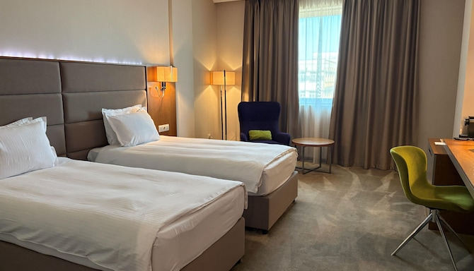 Golden Tulip Varna - SGL STD T x