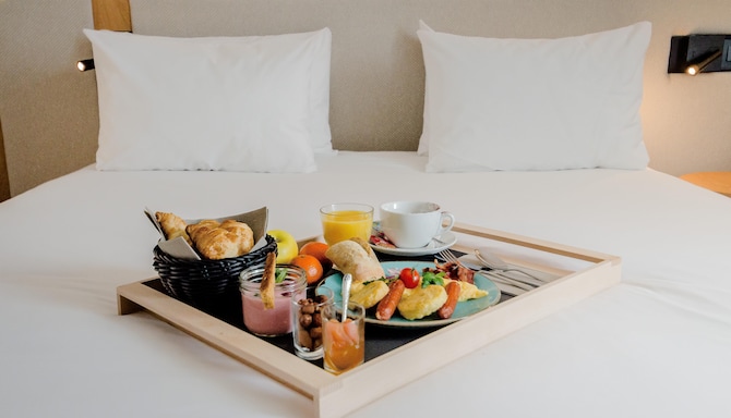 Golden Tulip Villepinte Roissy - Parc Des Expositions - Chambres / Logements