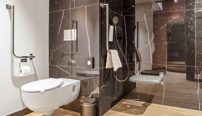 Golden Tulip Warsaw Centre - bathroom  NN