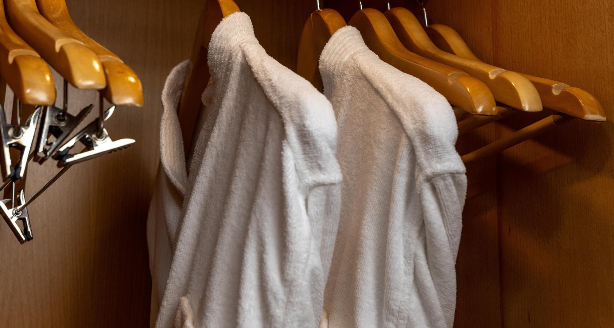 GOLDEN TULIP WESTLANDS NAIROBI - Superior Room Wardrobe*