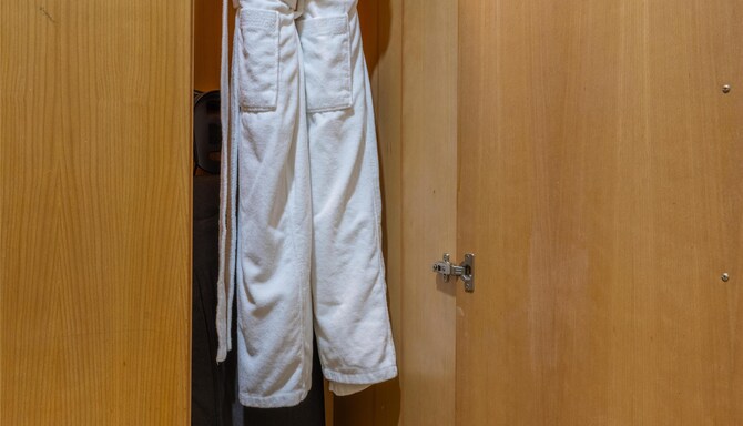 GOLDEN TULIP WESTLANDS NAIROBI - Superior Room Wardrobe*