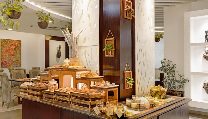 GOLDEN TULIP WESTLANDS NAIROBI - Tulip Restaurant Buffet Breakfast*