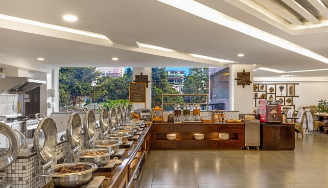 GOLDEN TULIP WESTLANDS NAIROBI - Tulip Restaurant Buffet Breakfast*