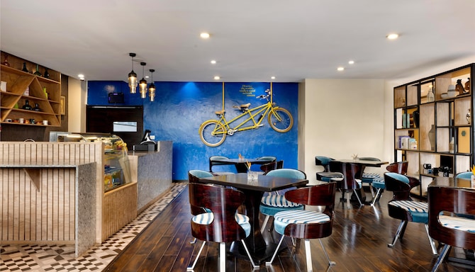 GOLDEN TULIP WESTLANDS NAIROBI - Cafe Lungo*