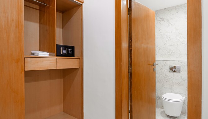 GOLDEN TULIP WESTLANDS NAIROBI - Junior Suite Wardrobe*