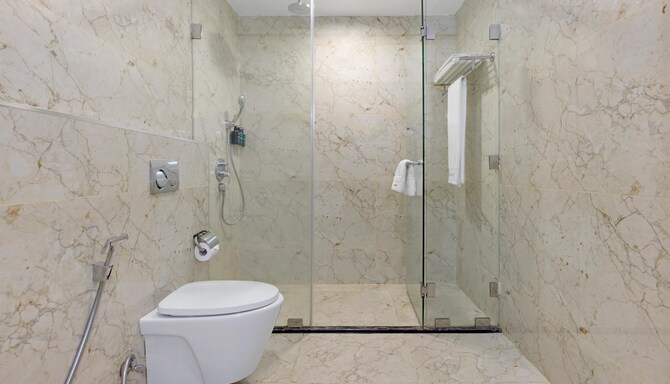 GOLDEN TULIP WESTLANDS NAIROBI - Suite Room Bathroom*