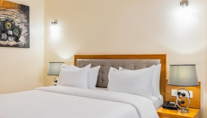 GOLDEN TULIP WESTLANDS NAIROBI - Suite Room Bedroom*
