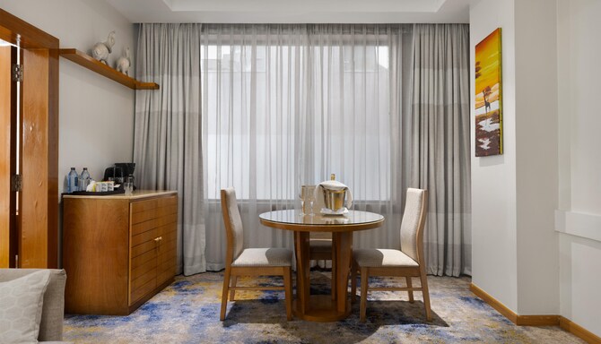 GOLDEN TULIP WESTLANDS NAIROBI - Suite Room Living Room*