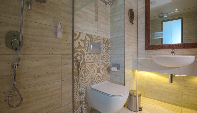 GOLDEN TULIP ZANZIBAR AIRPORT - Salle de bain de la chambre