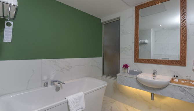 GOLDEN TULIP ZANZIBAR AIRPORT - Bain de suite