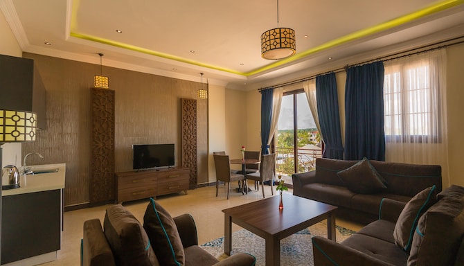 Golden Tulip Zanzibar Resort - Suite City View