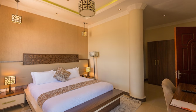 Golden Tulip Zanzibar Resort - Suite City View