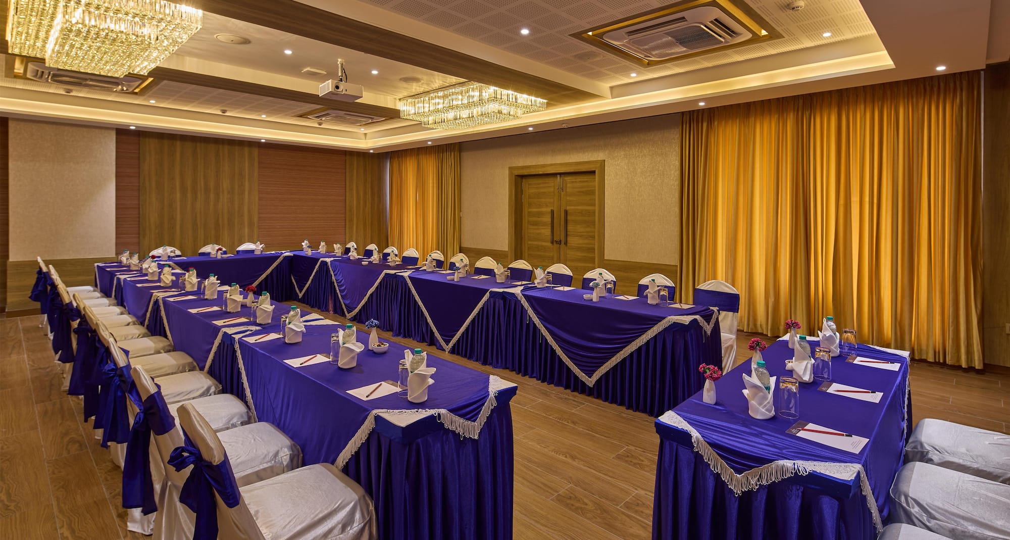 GRAND CONTINENT A SAROVAR PORTICO HOTEL - Grand Hotel Hosur