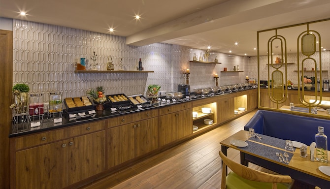 Grand Continent Brookfield - Flavours Restaurant