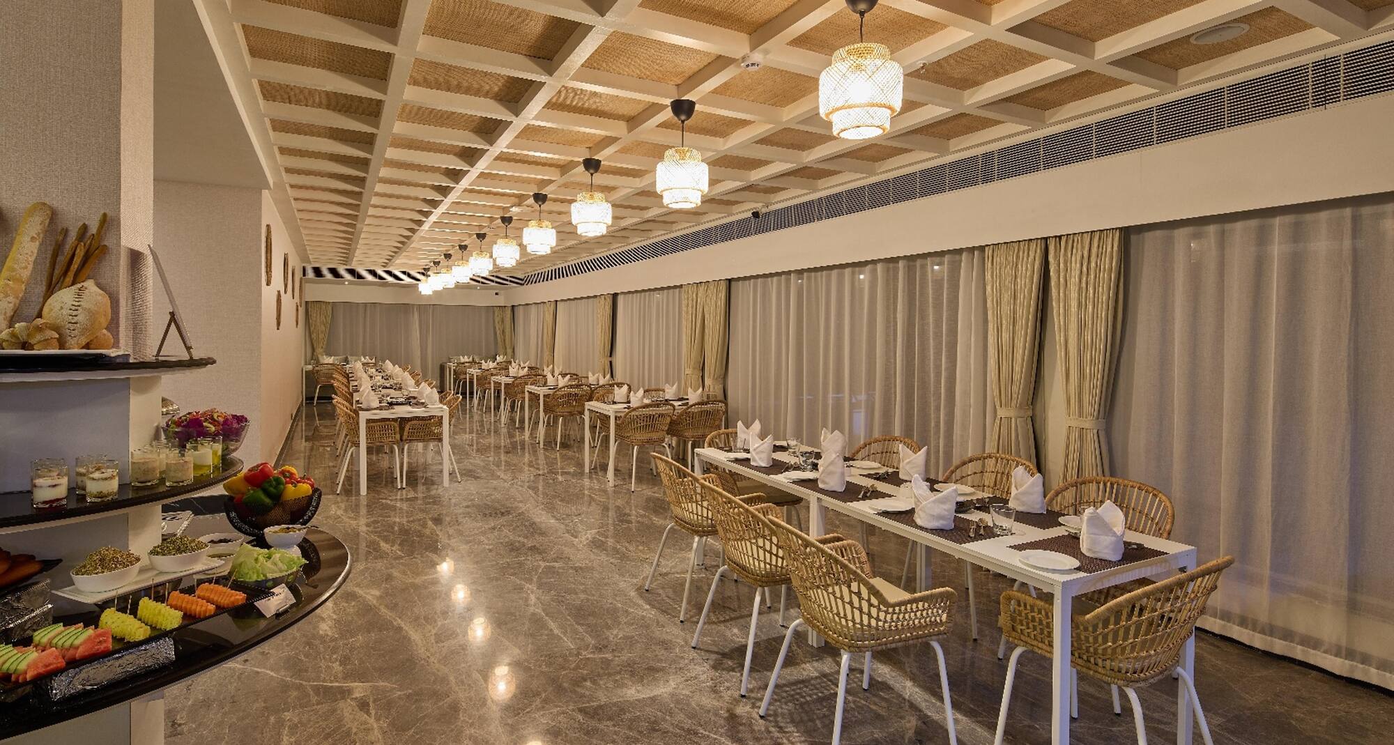 Grand Continent Mahabalipuram - Restaurant