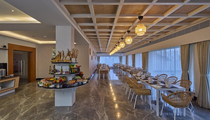 Grand Continent Mahabalipuram - Restaurant