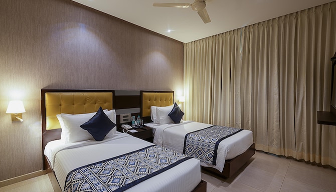 Grand Continent Malleshwaram A Sarovar Portico Affiliate Hotel - Guest Room