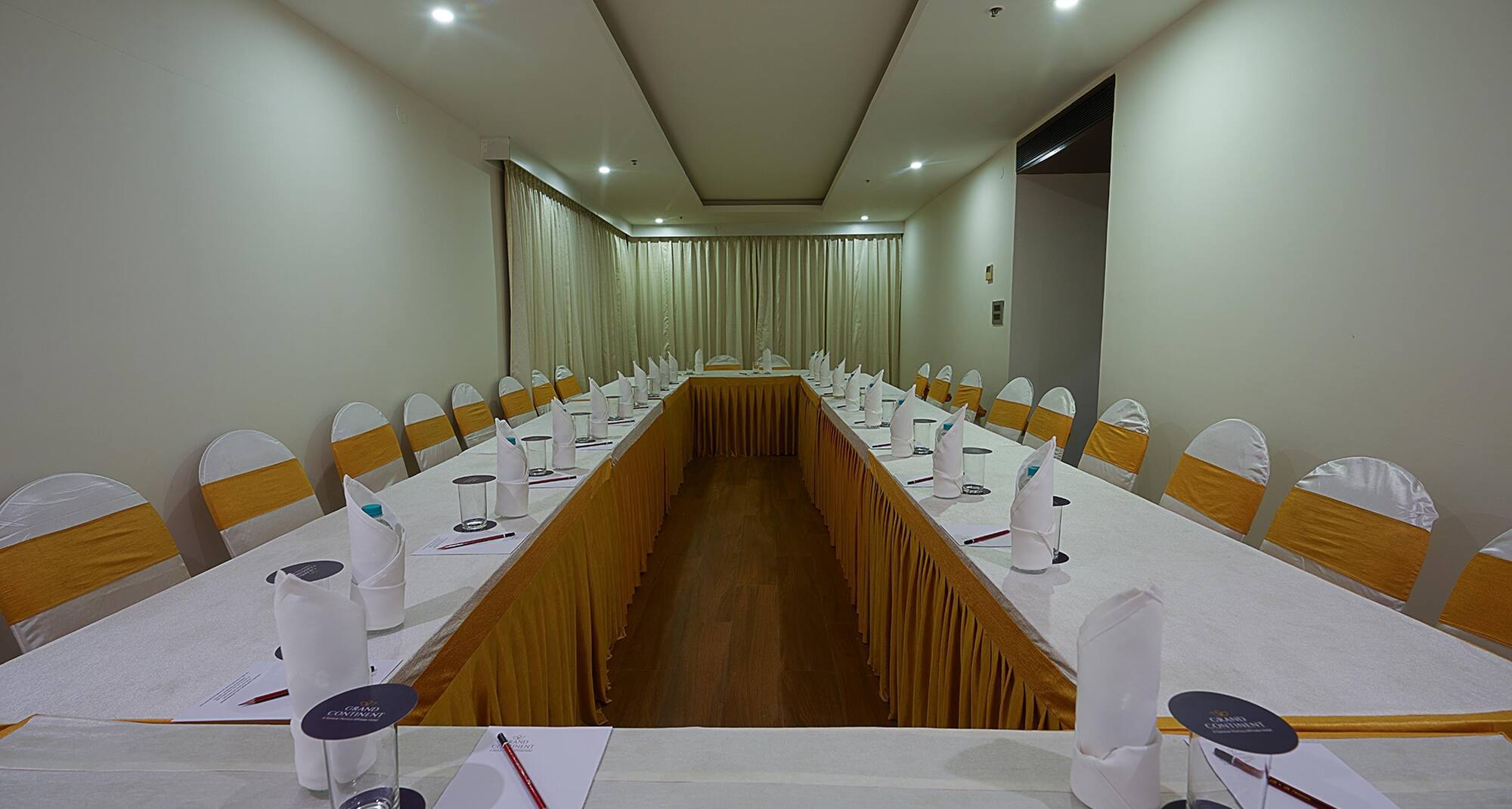 Grand Continent Malleshwaram A Sarovar Portico Affiliate Hotel - Sala de reunioes