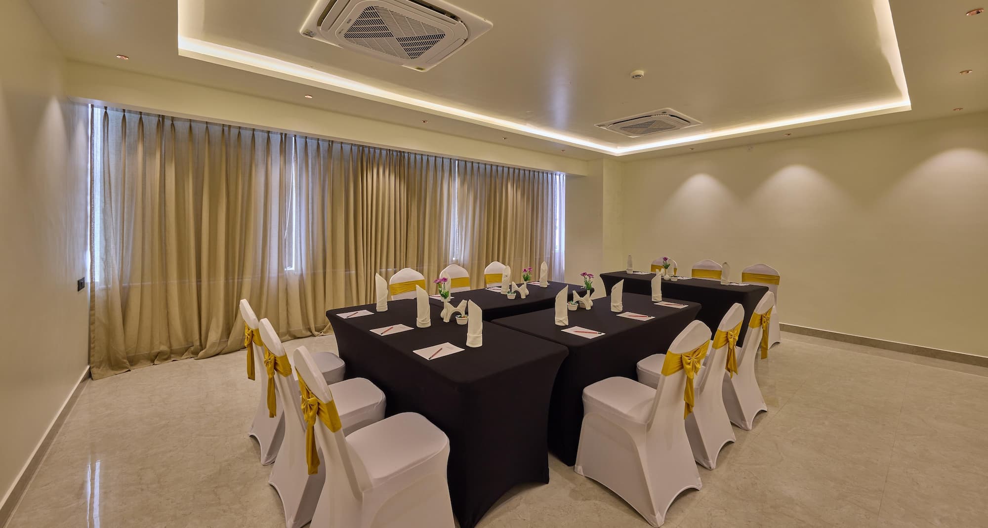 Grand Continent Mysore A Sarovar Portico Affiliate Hotel - Grand Mys