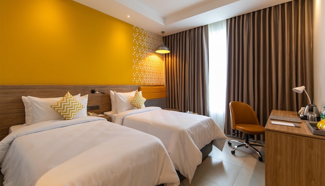 - Guest Room