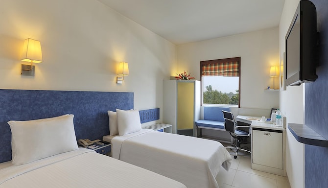 Hometel Roorkee - Superior Twin Room