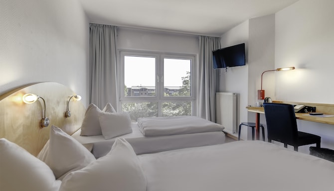 HOTEL AMBIENTE LANGENHAGEN HANNOVER BY TULIP INN - HAN