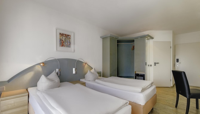 HOTEL AMBIENTE LANGENHAGEN HANNOVER BY TULIP INN - HAN