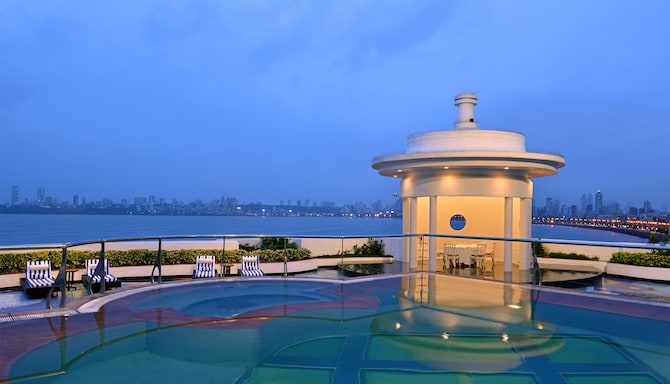 Hotel Marine Plaza Mumbai - Vue de la piscine