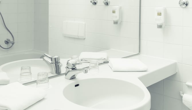 HOTEL STUTTGART SINDELFINGEN by TULIP INN - ti stutt sindel city bath knop x