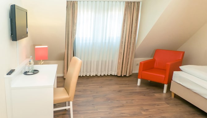 HOTEL STUTTGART SINDELFINGEN by TULIP INN - Hotel Stuttgart Sindelfingen City by Tulip Inn- SGL