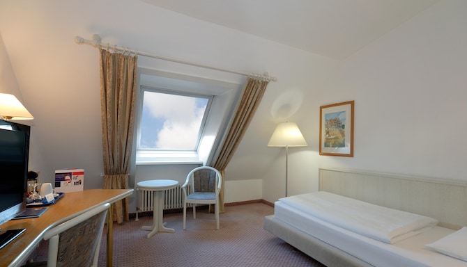 HOTEL STUTTGART SINDELFINGEN by TULIP INN - Hotel Stuttgart Sindelfingen City by Tulip Inn- SGL