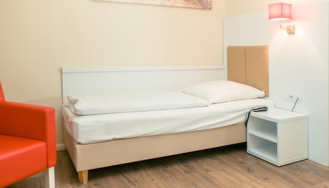 HOTEL STUTTGART SINDELFINGEN by TULIP INN - Hotel Stuttgart Sindelfingen City by Tulip Inn- SGL